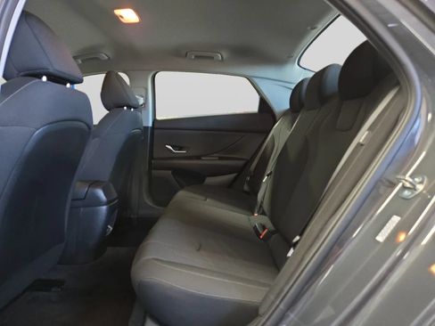 Used 2024 Hyundai Elantra SE FWD image 25
