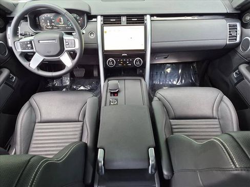 Certified 2025 Land Rover Discovery S AWD/4WD image 19