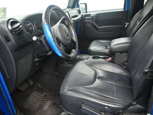 Used 2014 Jeep Wrangler Unlimited Sahara AWD/4WD image 12