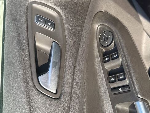 Used 2014 Ford Escape SE w/ SE Chrome Package image 6