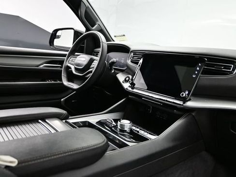 Certified 2024 Jeep Wagoneer Series II AWD/4WD image 14