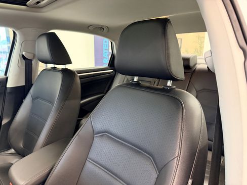 Used 2018 Volkswagen Passat 2.0T SE image 17