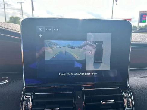 Used 2019 Lincoln Navigator Reserve image 27