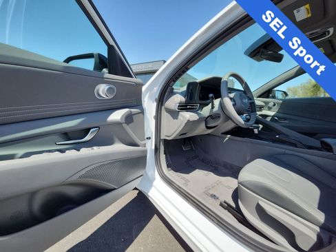 Certified 2025 Hyundai Elantra Sport FWD image 10