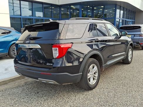 Used 2023 Ford Explorer XLT w/ Equipment Group 202A AWD/4WD image 4