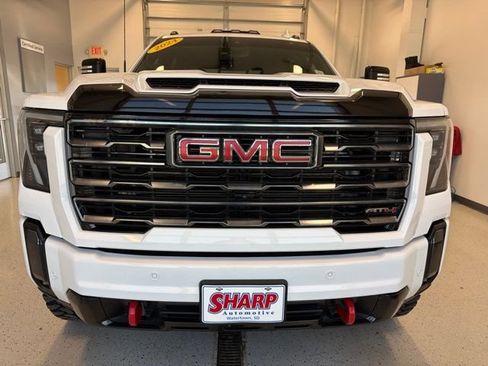 Used 2024 GMC Sierra 2500 AT4 w/ AT4 Premium Plus Package AWD/4WD image 6