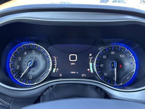 Used 2024 Chrysler Pacifica Touring-L w/ S Appearance Package image 28