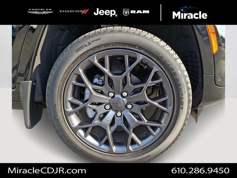 Used 2025 Jeep Grand Cherokee Summit w/ Adv Protech Group IV image 8