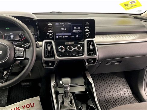 Used 2022 Kia Sorento LX AWD/4WD image 5