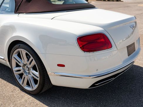 Used 2017 Bentley Continental GT image 18