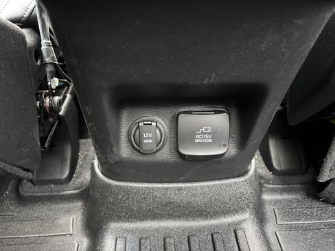 Used 2025 Kia Telluride AWD image 19