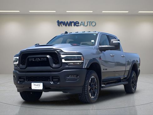 Used 2024 RAM 2500 Rebel w/ Towing Technology Group AWD/4WD image 3