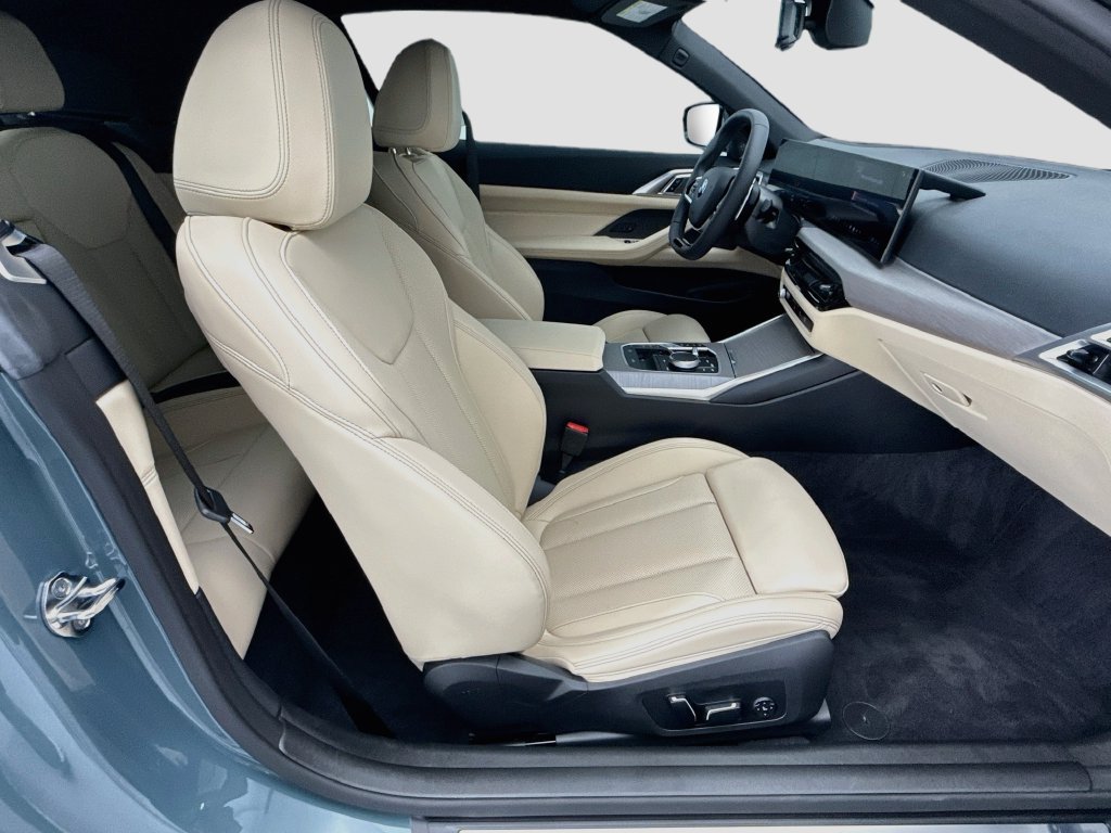 Certified 2026 BMW 430i Convertible w/ Premium Package RWD image 18