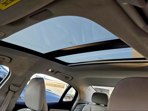 Used 2021 Volvo S60 T5 Momentum w/ Climate Package image 30