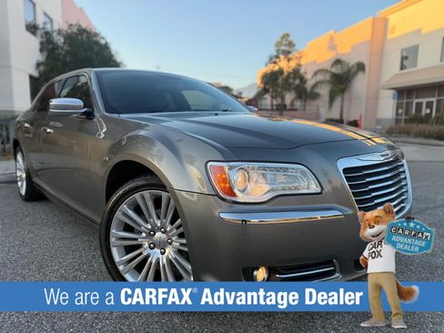 Used 2011 Chrysler 300 Limited RWD image 1