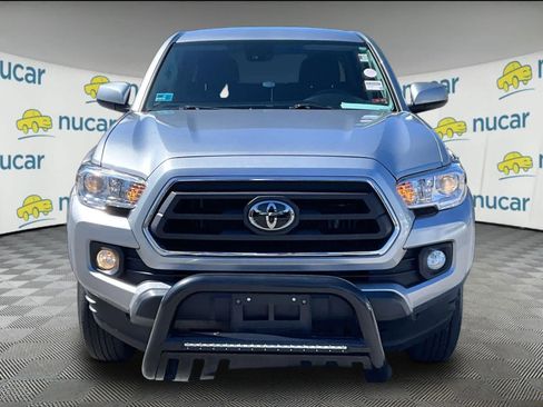 Used 2022 Toyota Tacoma SR5 AWD/4WD image 2