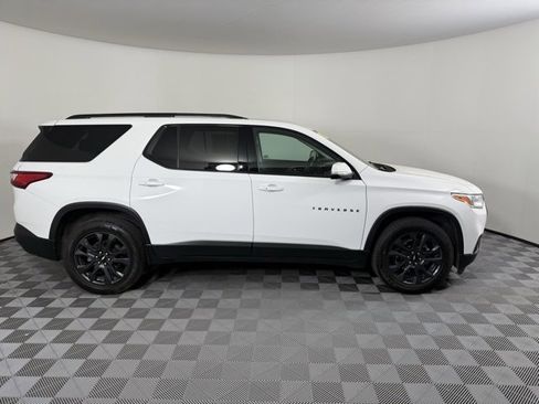 Used 2021 Chevrolet Traverse RS image 2