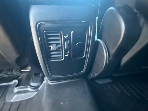 Used 2018 Jeep Grand Cherokee Laredo AWD/4WD image 18