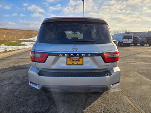 Used 2022 Nissan Armada SL w/ Captain's Chairs Package image 5