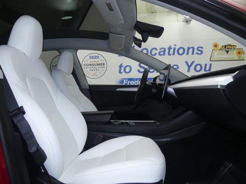 Used 2023 Tesla Model Y Long Range image 9