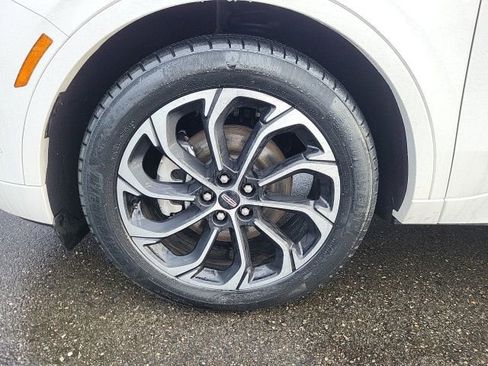 Used 2024 Lincoln Nautilus Reserve image 11