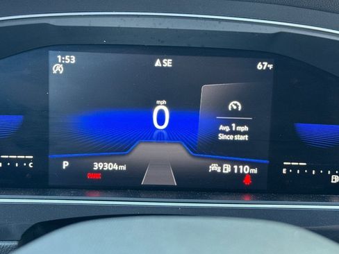 Used 2022 Volkswagen Tiguan SE R-Line image 17