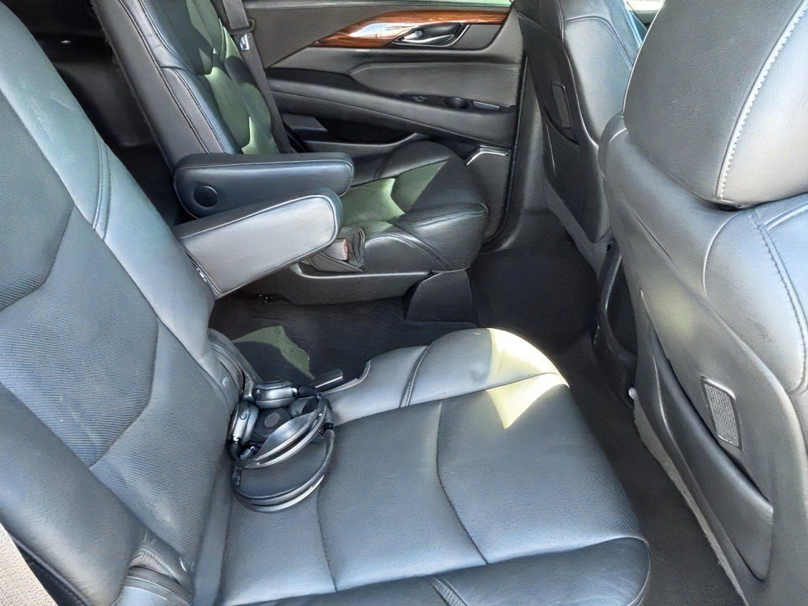 Used 2015 Cadillac Escalade Premium AWD/4WD image 31