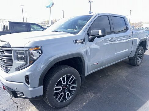 Used 2025 GMC Sierra 1500 AT4 w/ Technology Package image 6