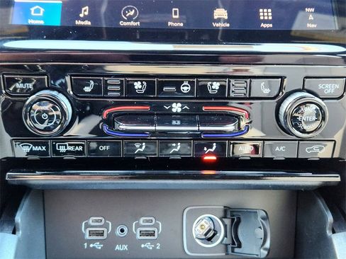 New 2025 Jeep Grand Cherokee L Overland w/ Trailer Tow Package image 18