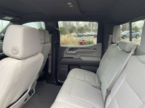 Used 2024 GMC Sierra 1500 SLE w/ Preferred Package image 16