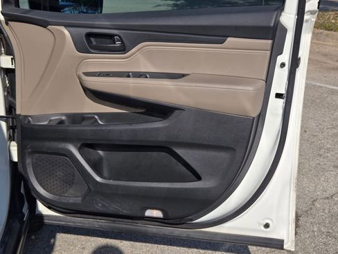 Used 2018 Honda Odyssey EX-L image 25