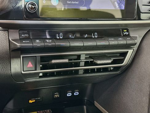 Used 2025 Toyota Camry LE w/ Convenience Package FWD image 24