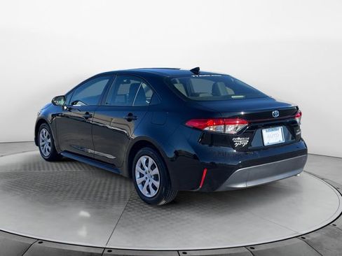 Used 2023 Toyota Corolla LE image 3