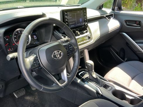 Used 2022 Toyota Corolla Cross LE AWD/4WD image 29