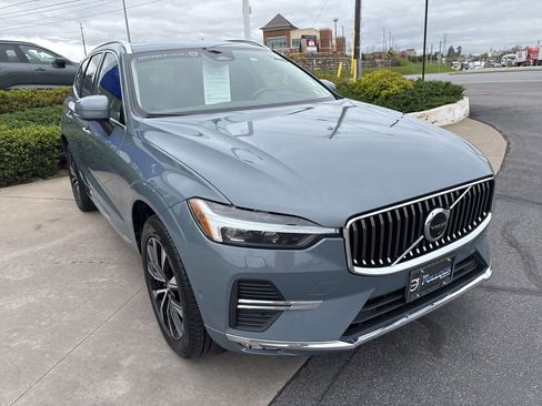 Certified 2023 Volvo XC60 B5 Plus w/ Climate Package AWD/4WD image 4