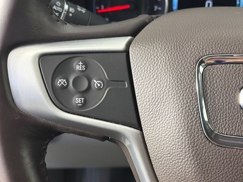 Used 2017 GMC Acadia SLT AWD/4WD image 17