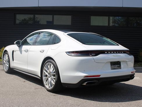 Used 2023 Porsche Panamera 4 image 3