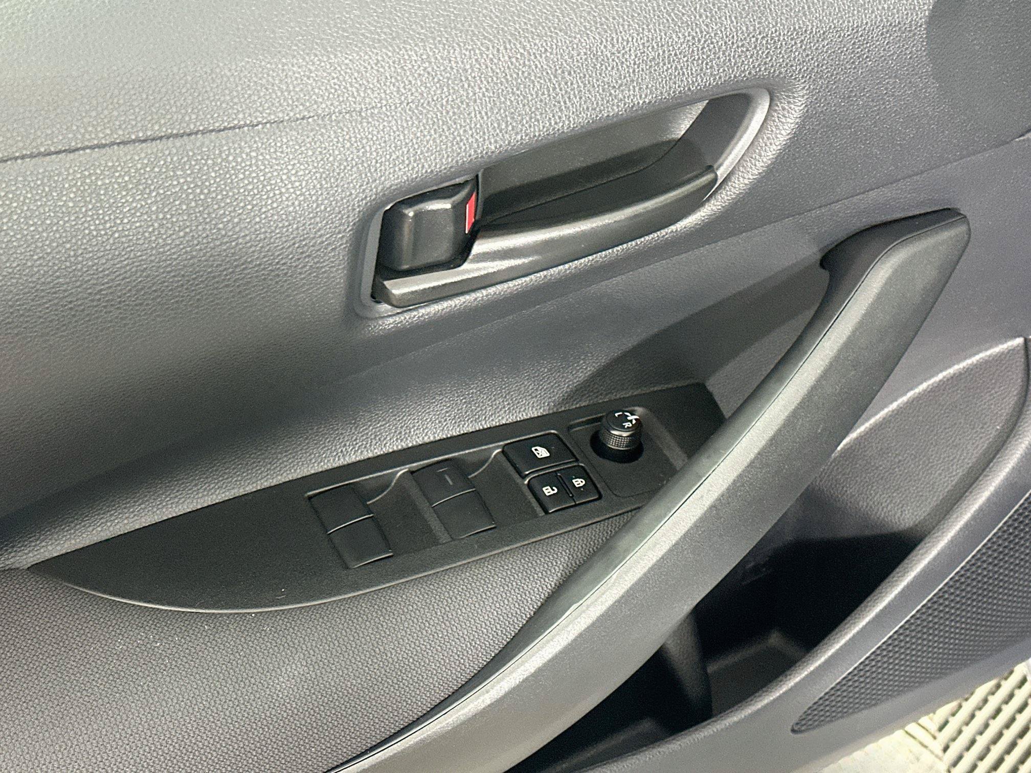 Used 2026 Toyota Corolla LE FWD image 15