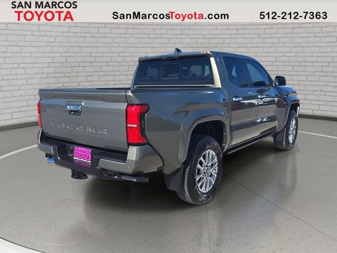 Used 2025 Toyota Tacoma Limited image 5