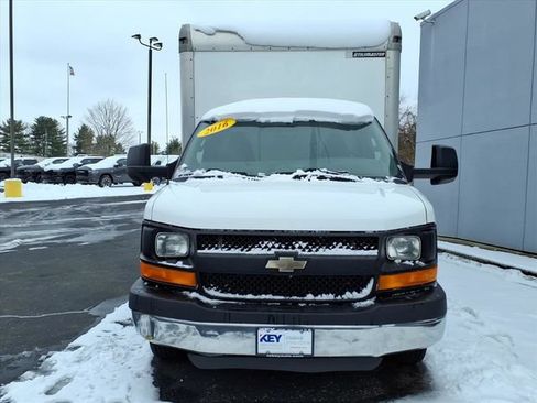 Used 2016 Chevrolet Express 3500 RWD image 2