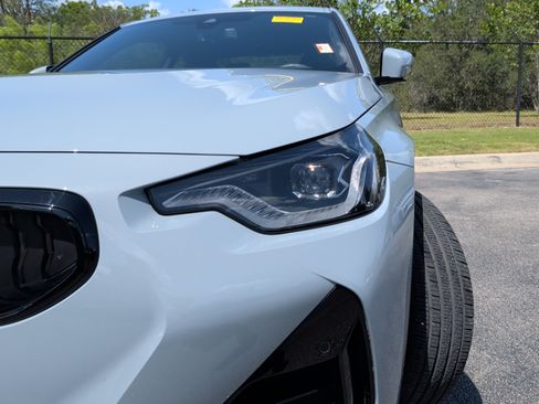 Used 2024 BMW 230i Coupe w/ Premium Package RWD image 3