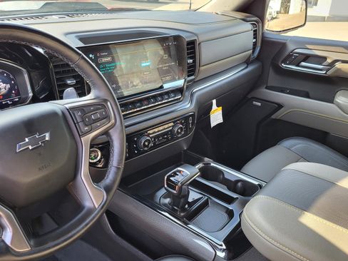 Used 2024 Chevrolet Silverado 1500 ZR2 w/ Technology Package image 24