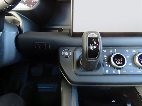 Used 2025 Land Rover Defender 90 S image 35