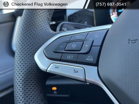 New 2026 Volkswagen Tiguan SE R-Line image 37