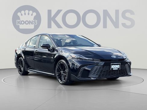 Used 2025 Toyota Camry SE FWD image 10