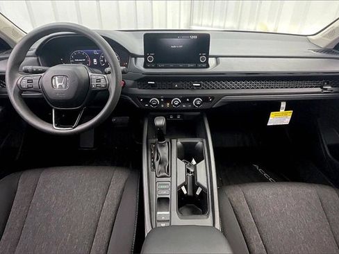 Certified 2025 Honda Accord SE image 15