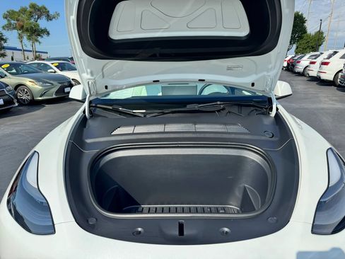 Used 2023 Tesla Model Y Long Range AWD/4WD image 40