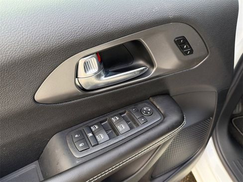 New 2026 Chrysler Pacifica Select image 11