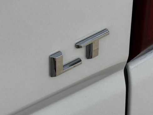 Used 2025 Chevrolet Silverado 2500 LT w/ Convenience Package image 12