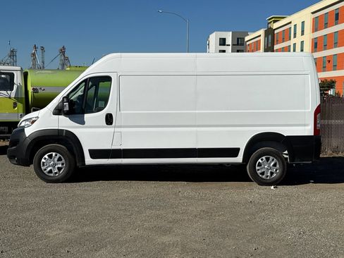 New 2026 RAM ProMaster 2500 w/ Quick Order Package 22G SLT image 6